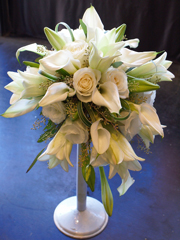 東京カラーのクラッチブーケ