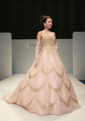 愛媛ゴールドとピンクのカラードレス