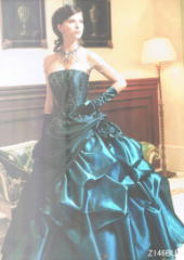 北海道旭川ビスチェタイプのカラードレス